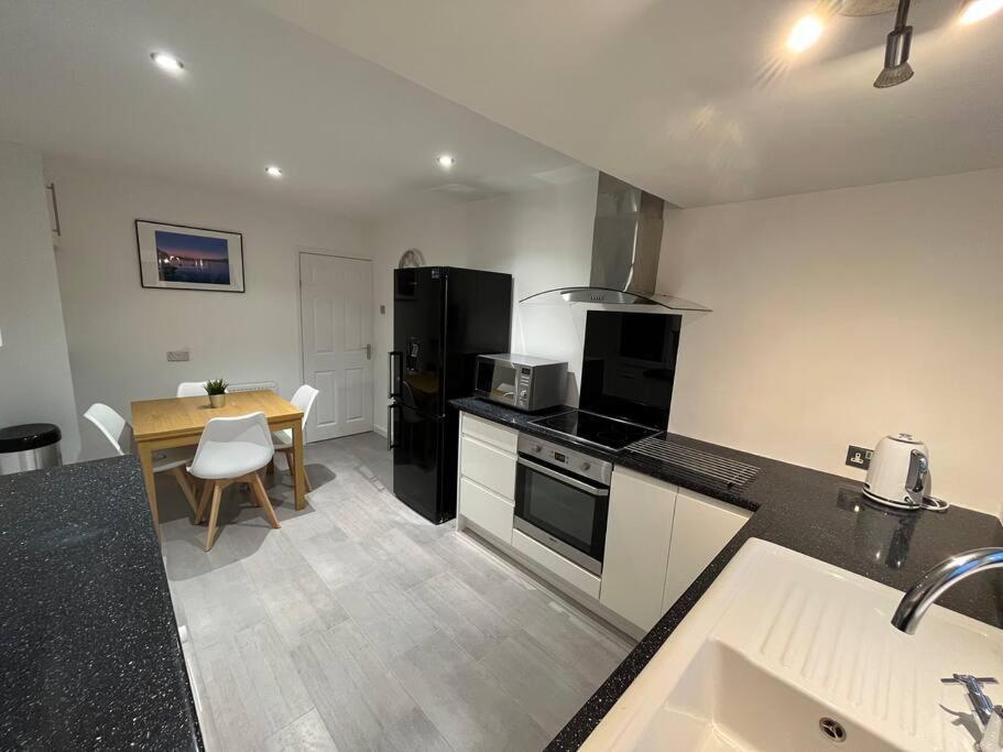 Idyllic Bungalow, Ideal Location In West Lancashire Burscough Exterior foto